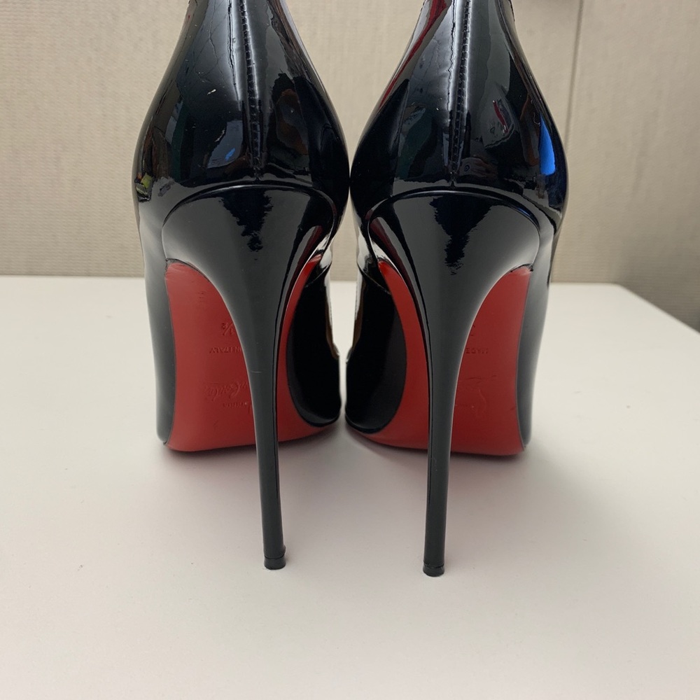 Christian Louboutin “So Kate” Pointy Toe Pump